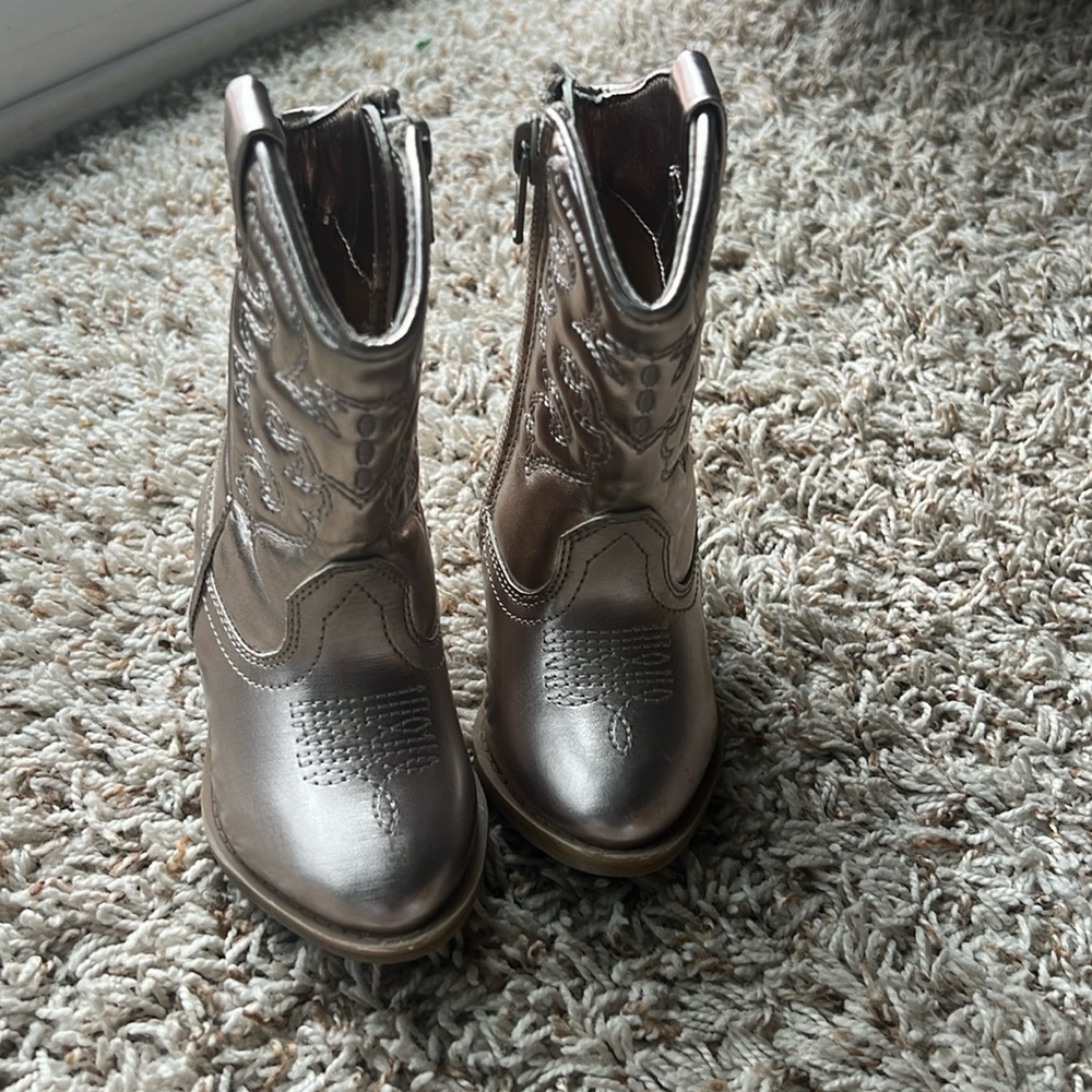 Tucker & Tate cowgirl boots. Toddler size 5